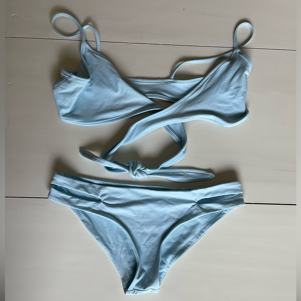 L*SPACE Bikini 2 pcs- Chloe Wrap Top + Estella Bottom in Sky Blue - Picture 13 of 16